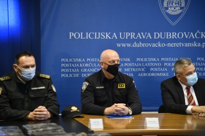 Policija Zapljena droge brod 11.1.2022. by HC 29.JPG